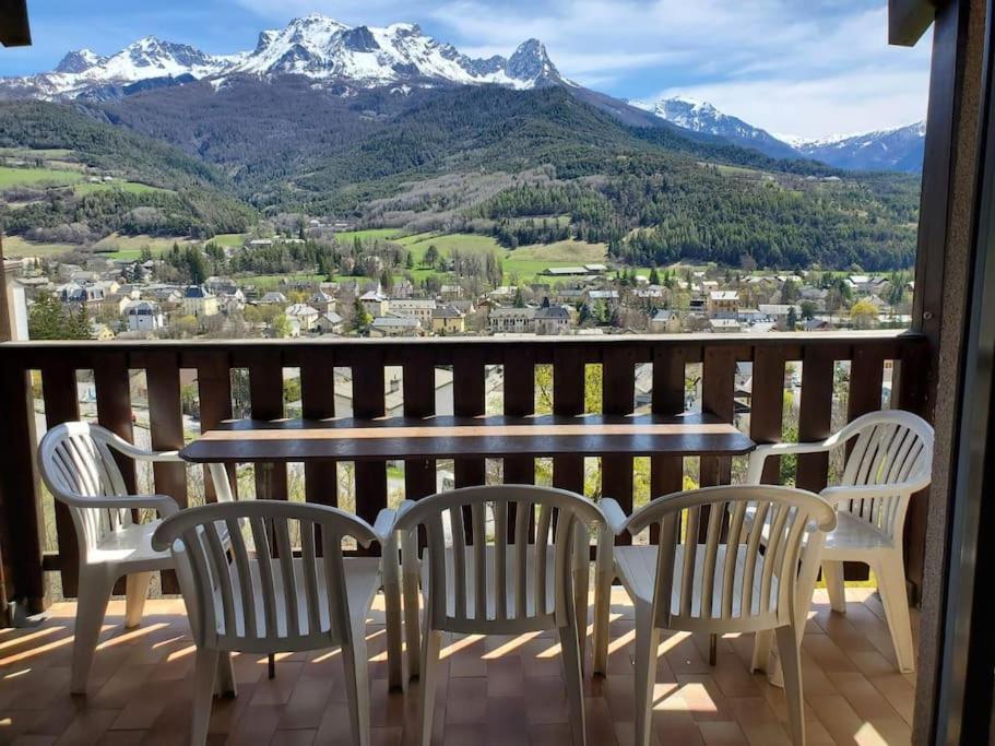 Appartement Chaleureux. Barcelonnette Exterior foto